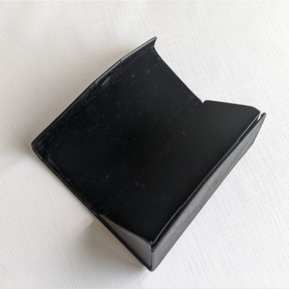 Prive Revaux Eyewear Eyeglass / Sunglass Case Magnetic Closure - Black - Picture 3 of 7